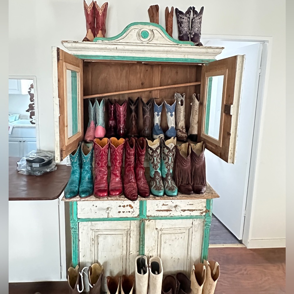 COWBOY Boots GALORE Stallion Justin Roper Outlaw Lucchese Brands Size 8 8.5